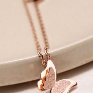 [gh10032]gold Tone Butterfly Pendant Adjustable..